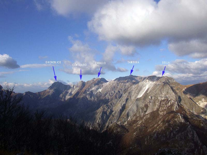 Uno sguardo sulle Alpi Apuane